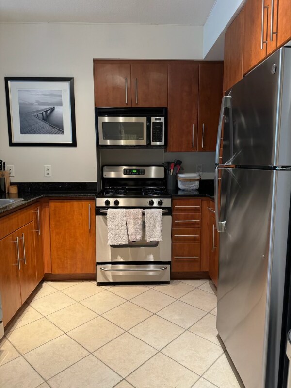 Building Photo - 1021 N Garfield St