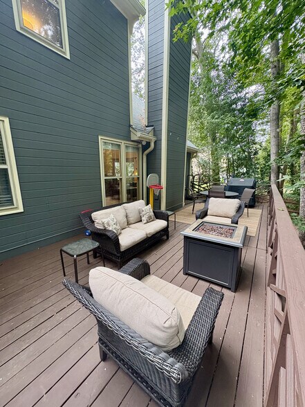 Building Photo - 1433 Greenside Dr