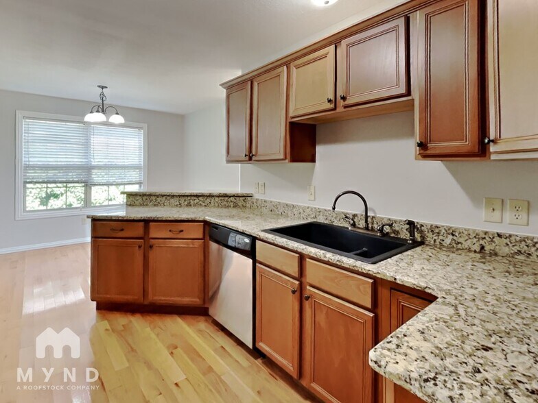 Building Photo - 5697 W Alexa Ln