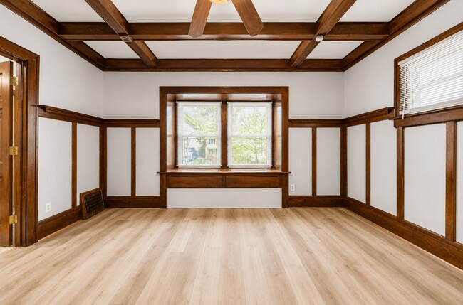 Building Photo - 855 Work Dr
