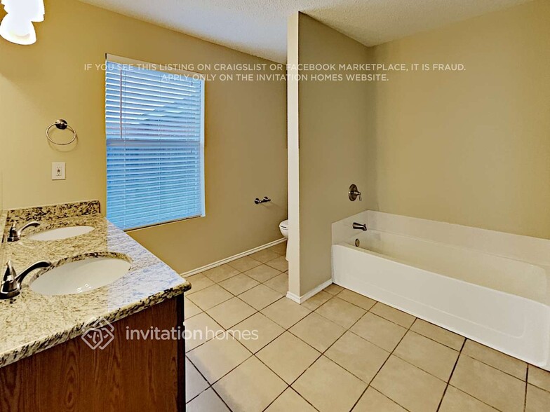 Building Photo - 510 Del Mar Dr