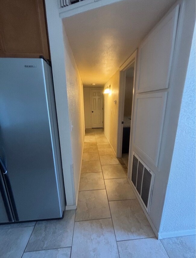 Building Photo - 3 Bedroom - 2 Bath Home