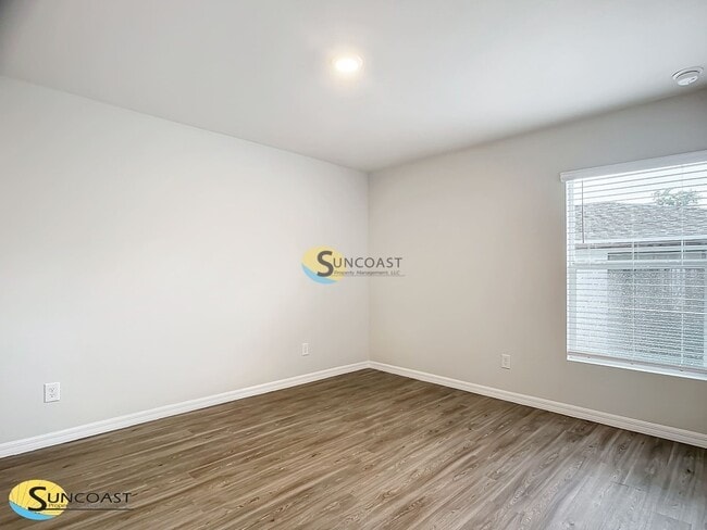 Building Photo - 7839 N Quibble Ave