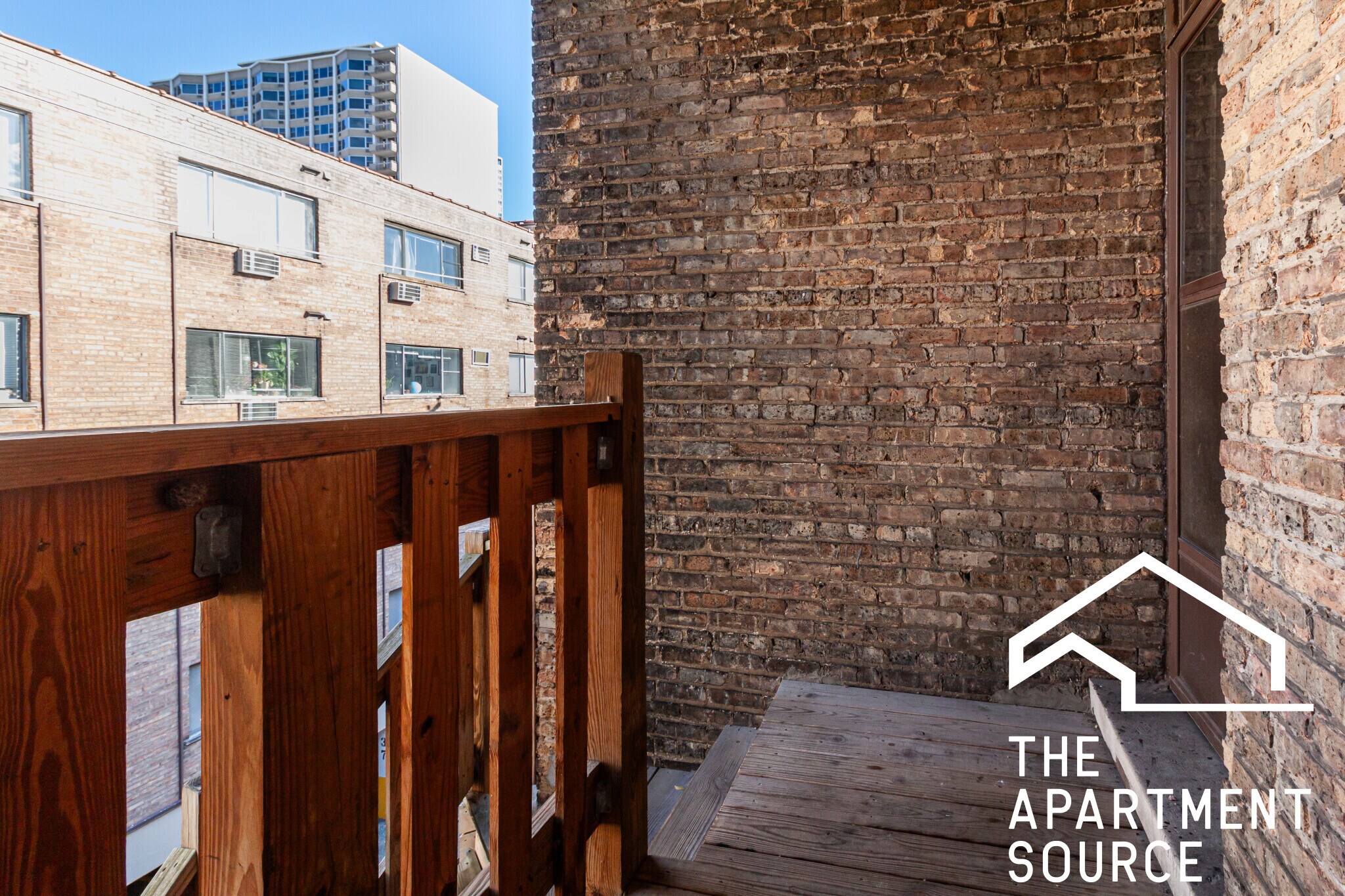 Building Photo - 630 W Cornelia Ave