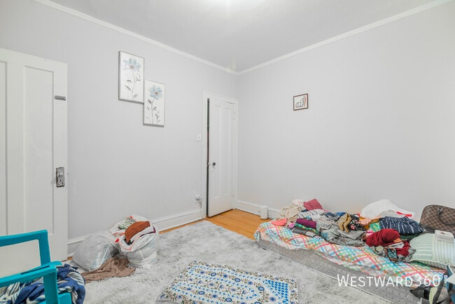 Building Photo - 6507 N Hoyne-3N