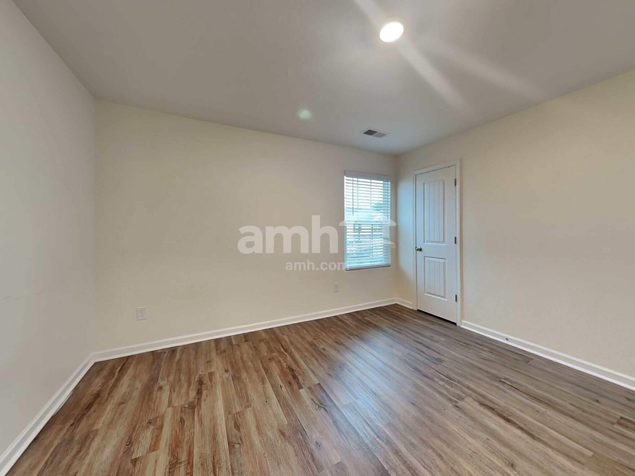 Building Photo - 6041 Mason Tucker Dr