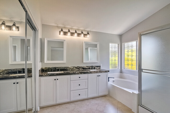 On Suite Master Bath - 504 Tiburon St