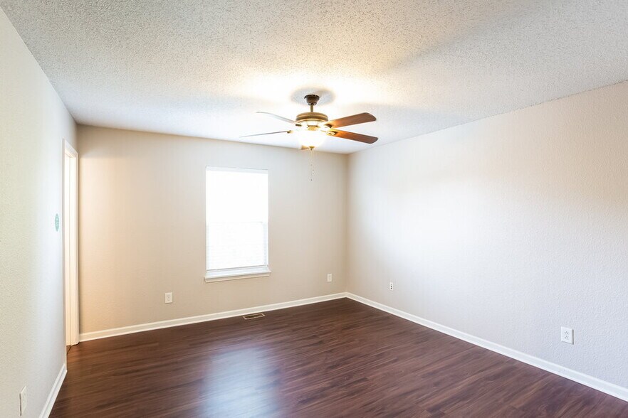 Building Photo - 7633 Scatter Woods Ln