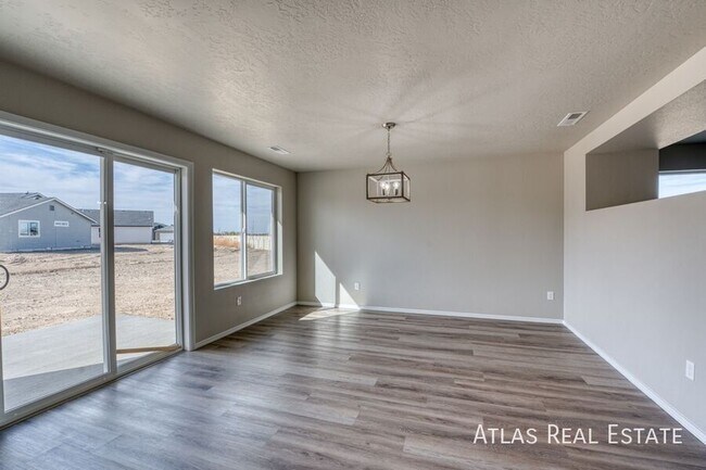 Building Photo - 17805 N Harpster Wy