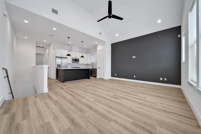 Building Photo - 1506 Ryon St