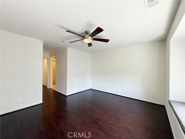 Building Photo - 424 Silk Tree