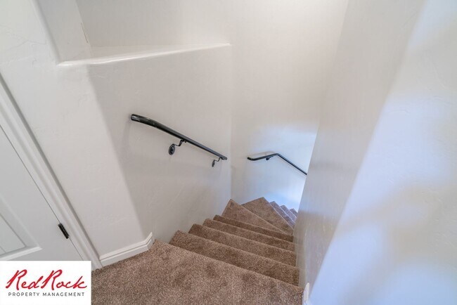 Building Photo - 2075 S Sir Monte Dr