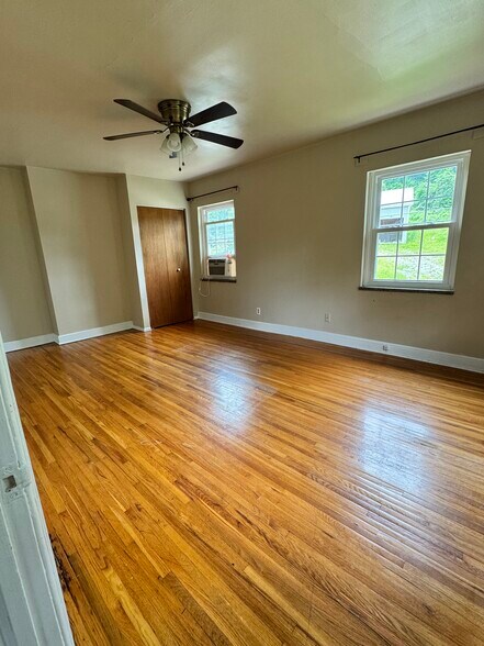 Building Photo - 1505 Ravinia Rd