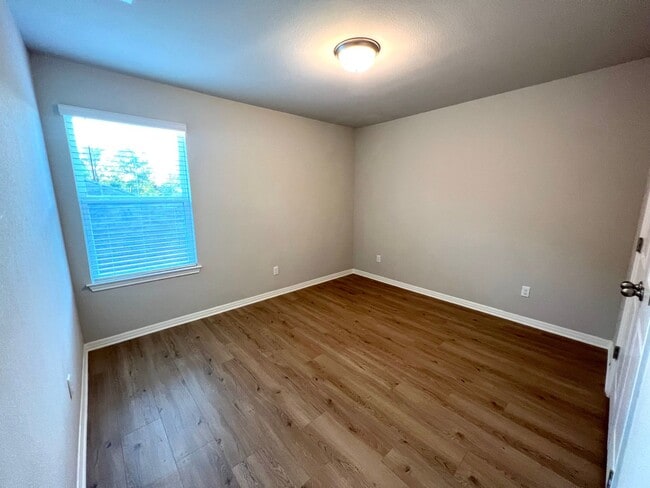Building Photo - Two Story 5 bedrooms and 3 bath home for rent, Solar Panels, EV Charge Ready, in a quiet neighbor...