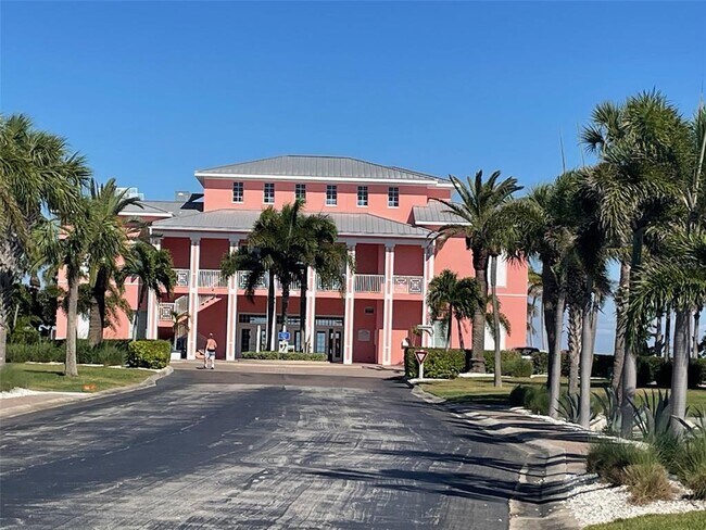Building Photo - 3873 Pompano Dr SE