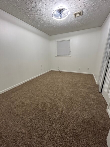 Bedroom/office - 3737 Hunting Creek Rd