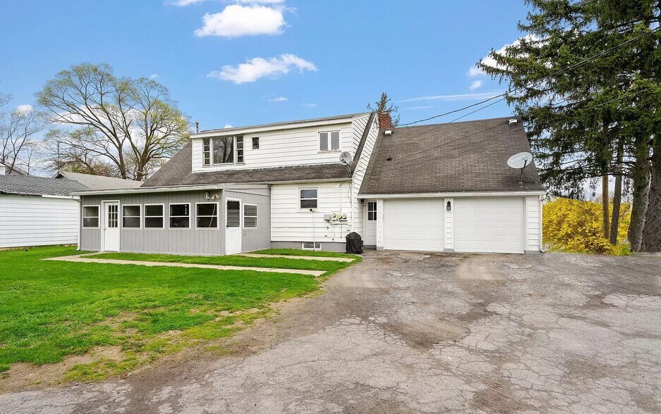 Building Photo - 618 Curry Rd