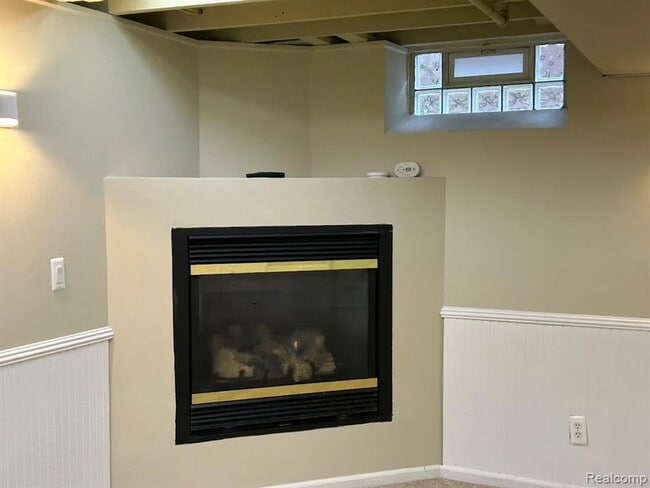 Building Photo - 1577 E Melton Rd