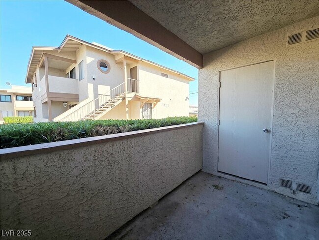 Building Photo - 3720 Snorkel Cir