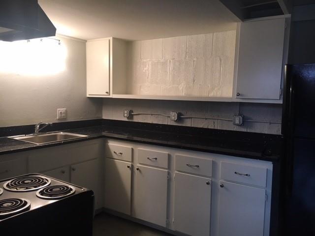 Building Photo - 2501 S Harwood St