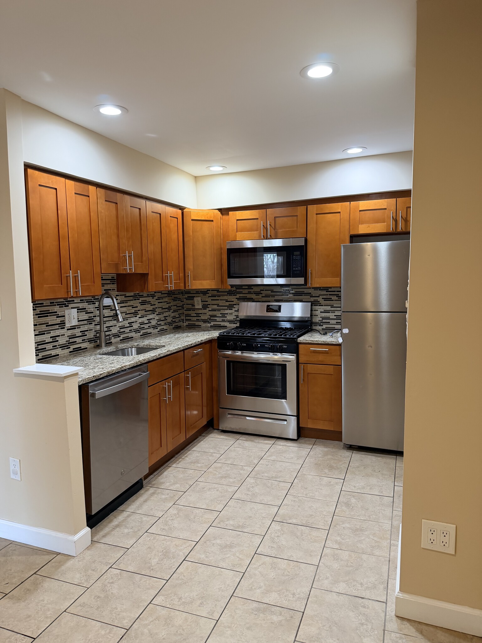 Kitchen - 8836 Cottage St