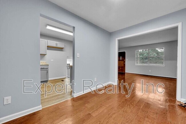 Building Photo - 1256 15th St SW