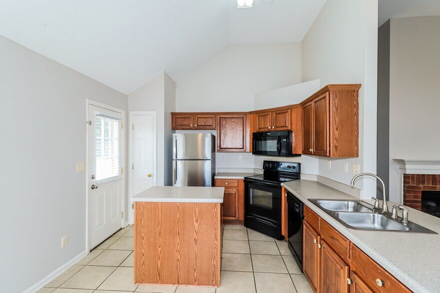 Building Photo - 9703 Java Cove
