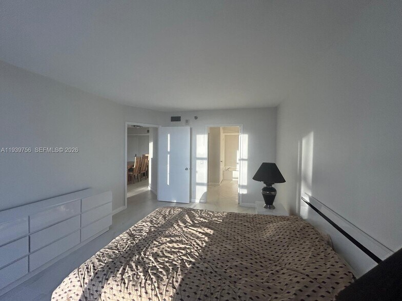 Building Photo - 3400 NE 192nd St