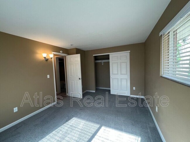 Building Photo - 12111 W Nevada Dr