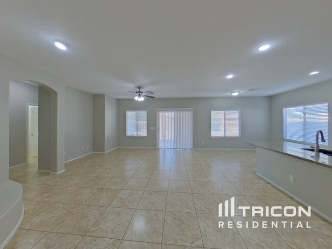Building Photo - 40984 W Colby Dr