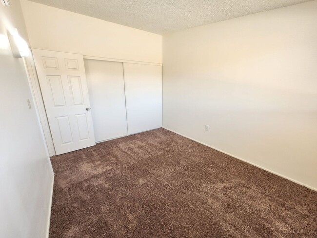 Building Photo - Newly Renovated Home in 29 Palms!