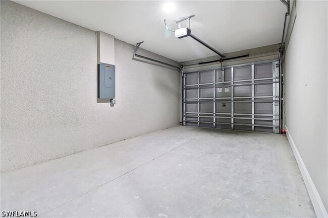 Building Photo - 2215 Kenneth Ave S