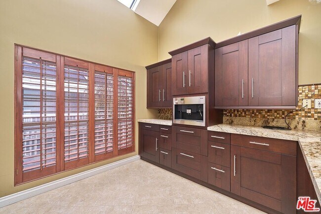 Building Photo - 13078 Mindanao Wy