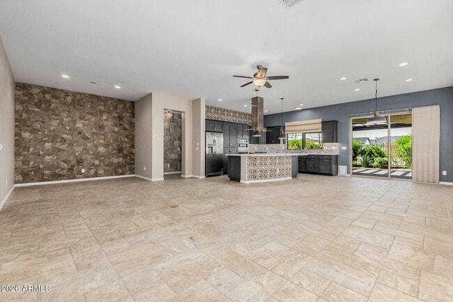 Building Photo - 35532 N Sunset Trail