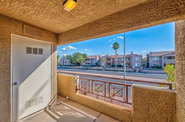 Building Photo - 8070 W Russell Rd