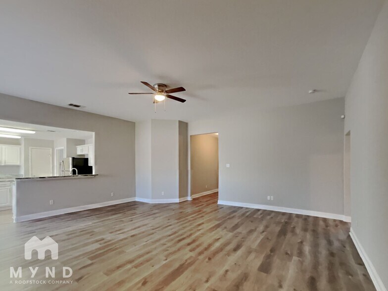 Building Photo - 105 Adams Dr