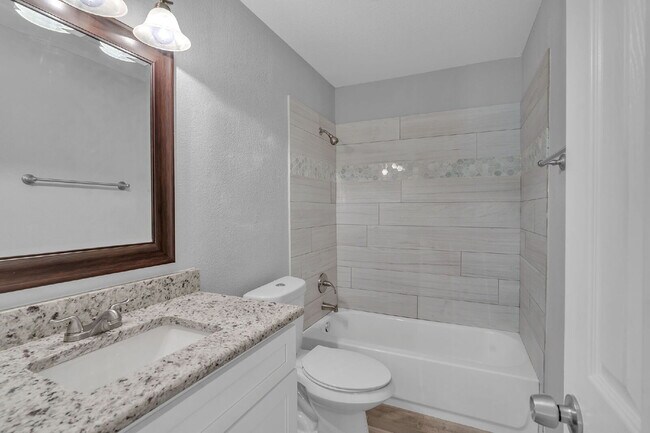 Building Photo - 691 Montana Ct N