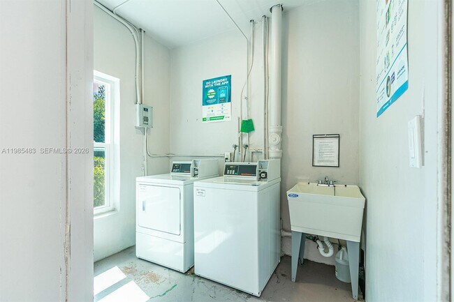 Building Photo - 700 Layne Blvd