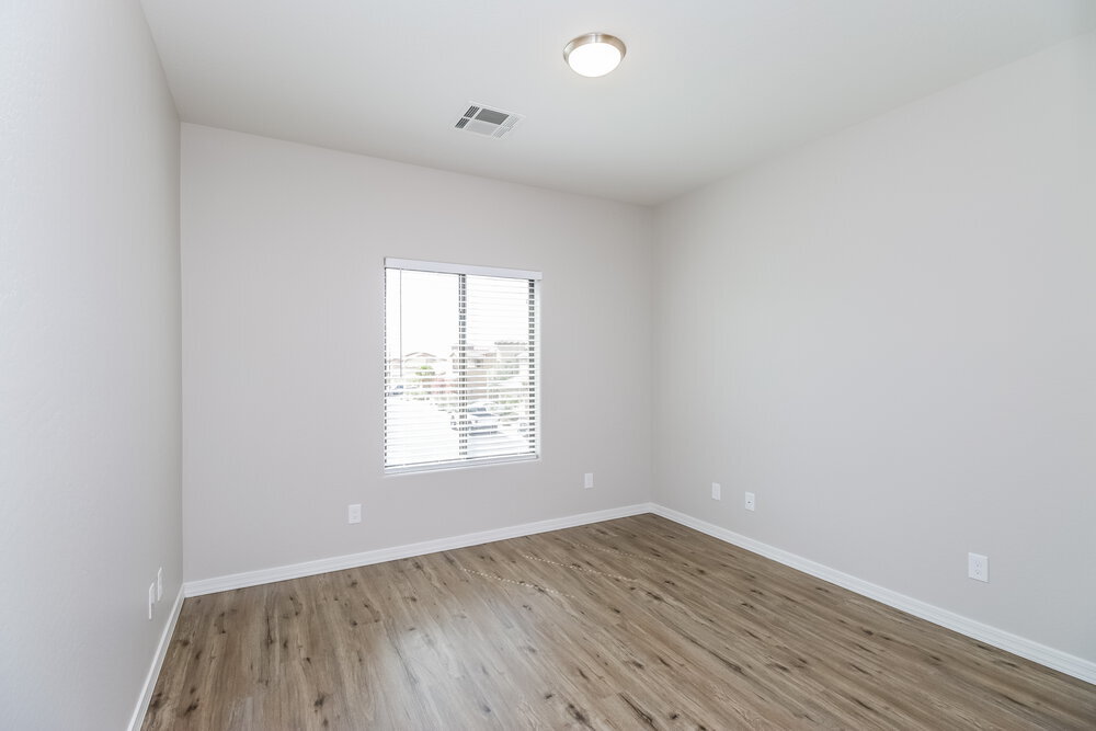 Building Photo - 2172 E Pima Ave