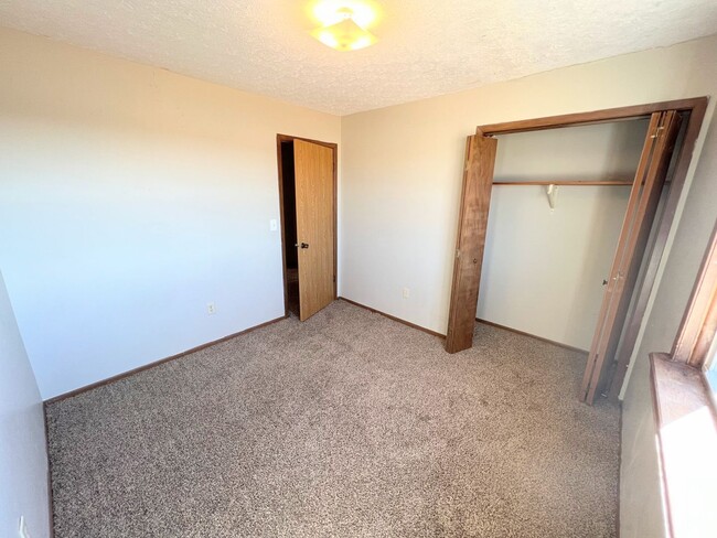 Building Photo - 110 Country Villa Ln