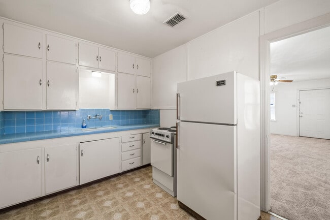 Building Photo - 1718 46th St