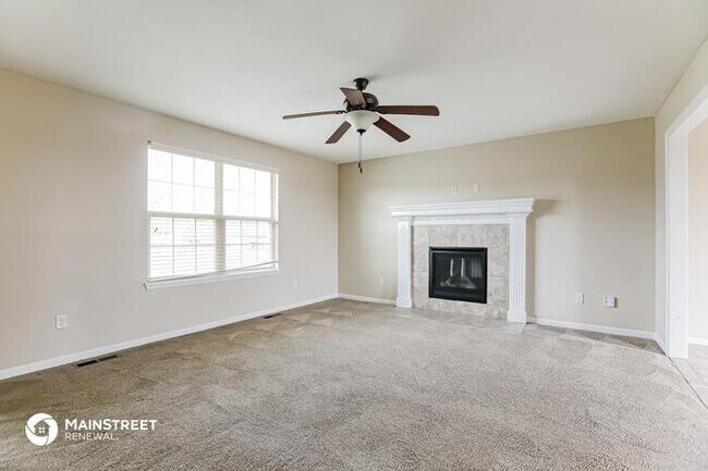 Building Photo - 422 Sunflower Dr, Raymore, MO 64083