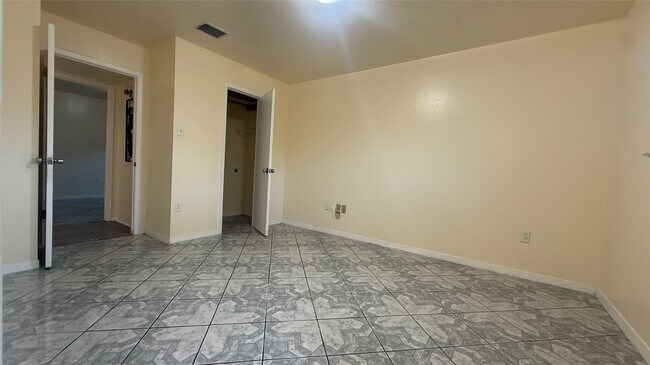 Building Photo - 7107 Sawmill Trail