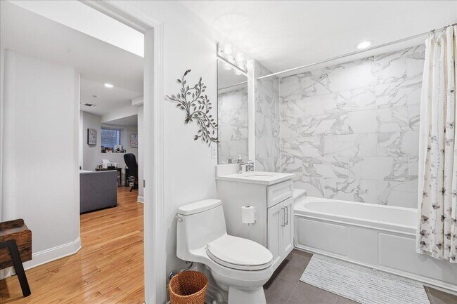 Building Photo - 41 Bentley Ave