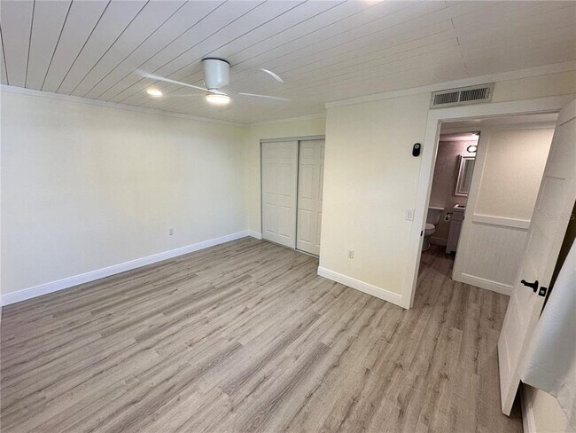 Building Photo - 620 Spring Lakes Blvd