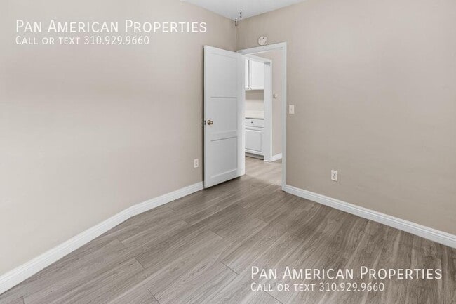 Building Photo - 15443 Van Buren St