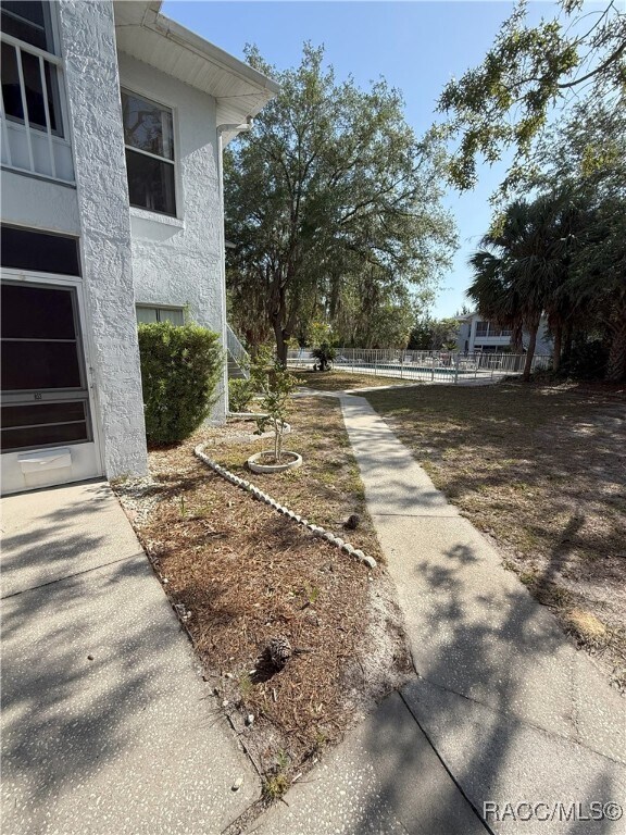 Building Photo - 853 SE Mayo Dr