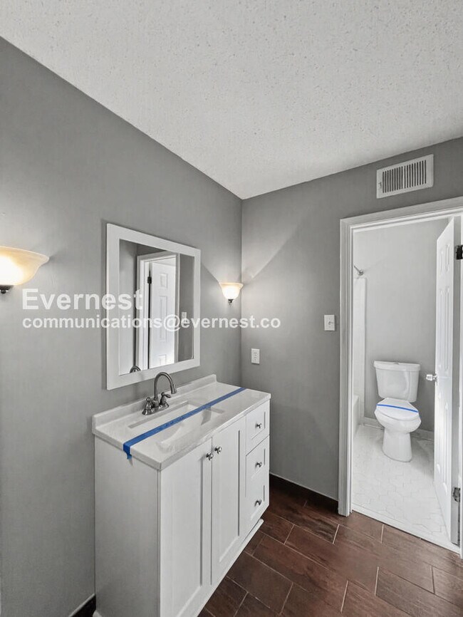 Building Photo - 3 Bed/3 Bath Home with Carport / Pet-Friendly / Available Now!