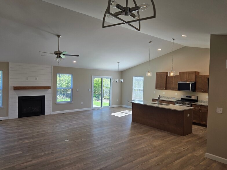 Building Photo - 2641 Cherry Farms Dr