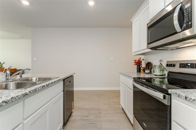 Building Photo - 960 Traction Trl